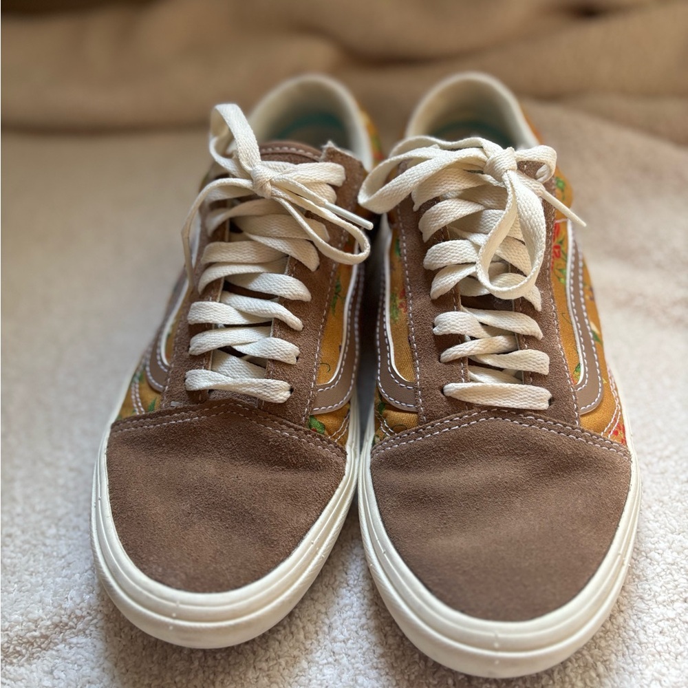 Vans ComfyCush Old Skool shoes in the Fatal Floral Golden Brown colorway - Picture 7 of 8